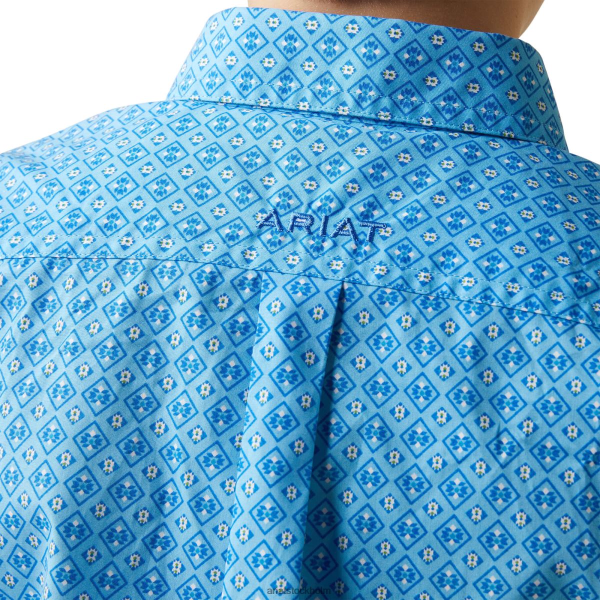 Kläder Ariat sjö skjorta i klassisk passform blå grotta barn F04844084