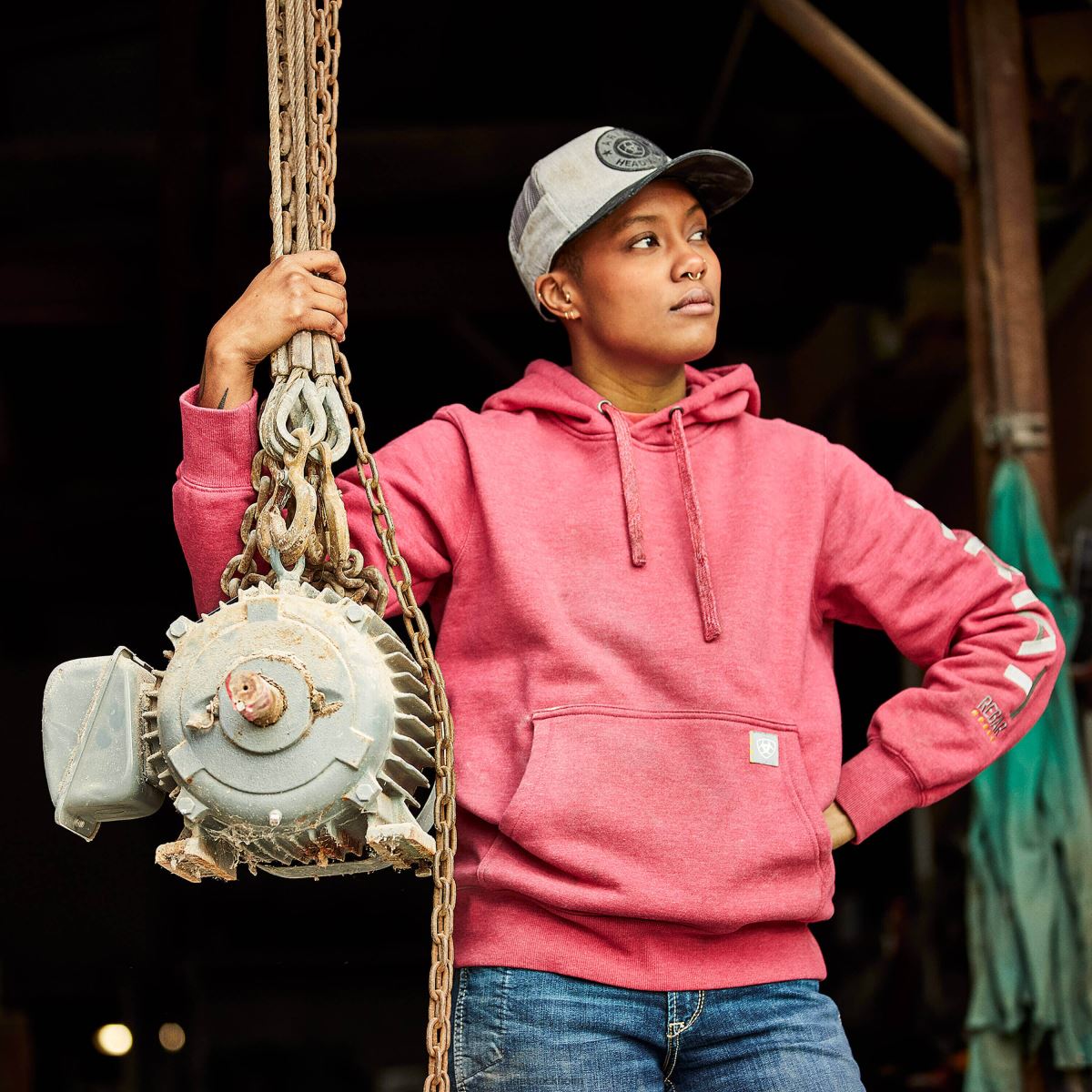 blast Ariat grafisk hoodie i armeringsjärn körsbär julibee ljung/nyckel kvinnor F04843381