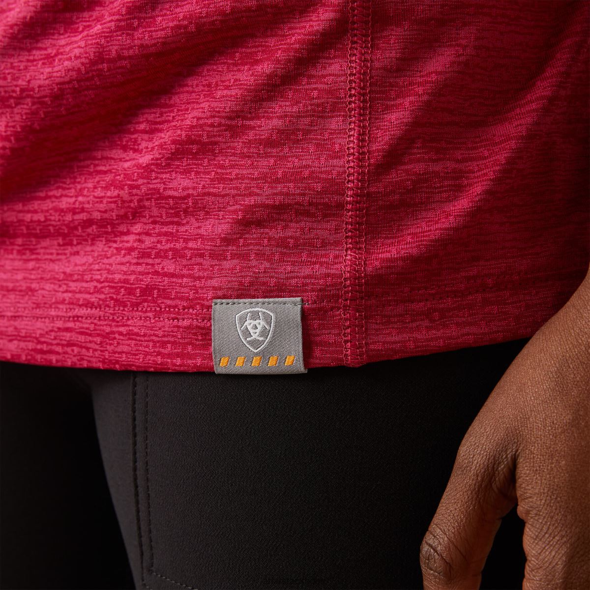 blast Ariat armeringsjärn evolution 1/2 dragkedja körsbärsjubileum kvinnor F04843129