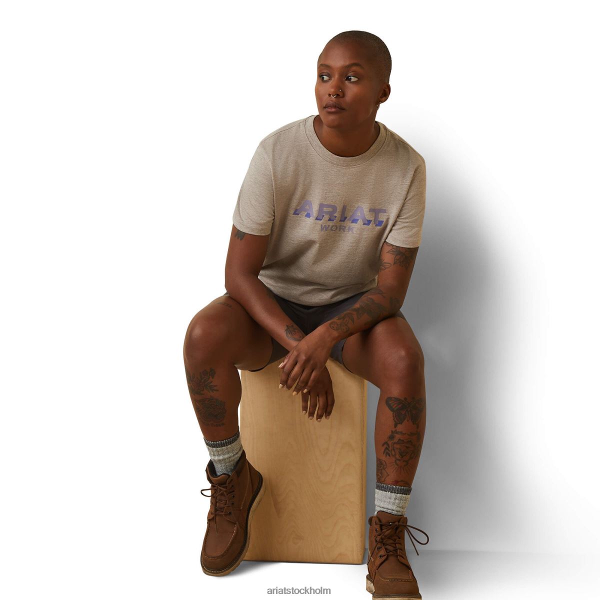 blast Ariat T-shirt med stark logotyp i armeringsjärn i bomull portabella ljung kvinnor F04843118