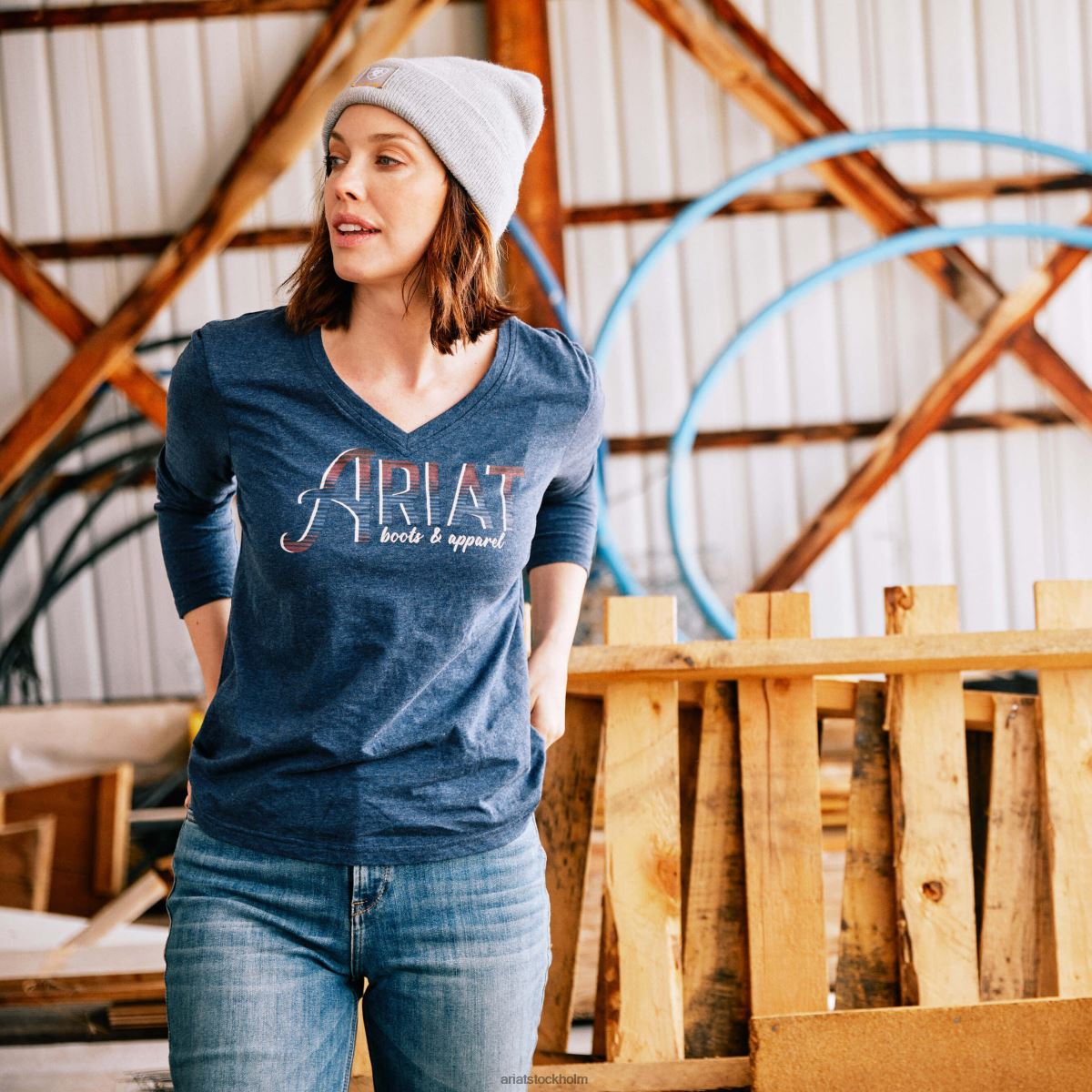 blast Ariat äkta bröstlogotyp avslappnad t-shirt marin ljung kvinnor F04842991