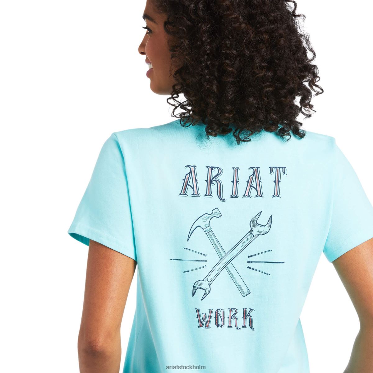blast Ariat stark skiftnyckel grafisk t-shirt i armeringsjärn i bomull aqua himmel kvinnor F04842972