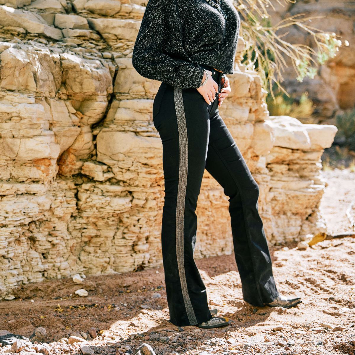 bottnar Ariat slimmad jeans med breda ben och kedja vid byxkedja svart kvinnor F04842610