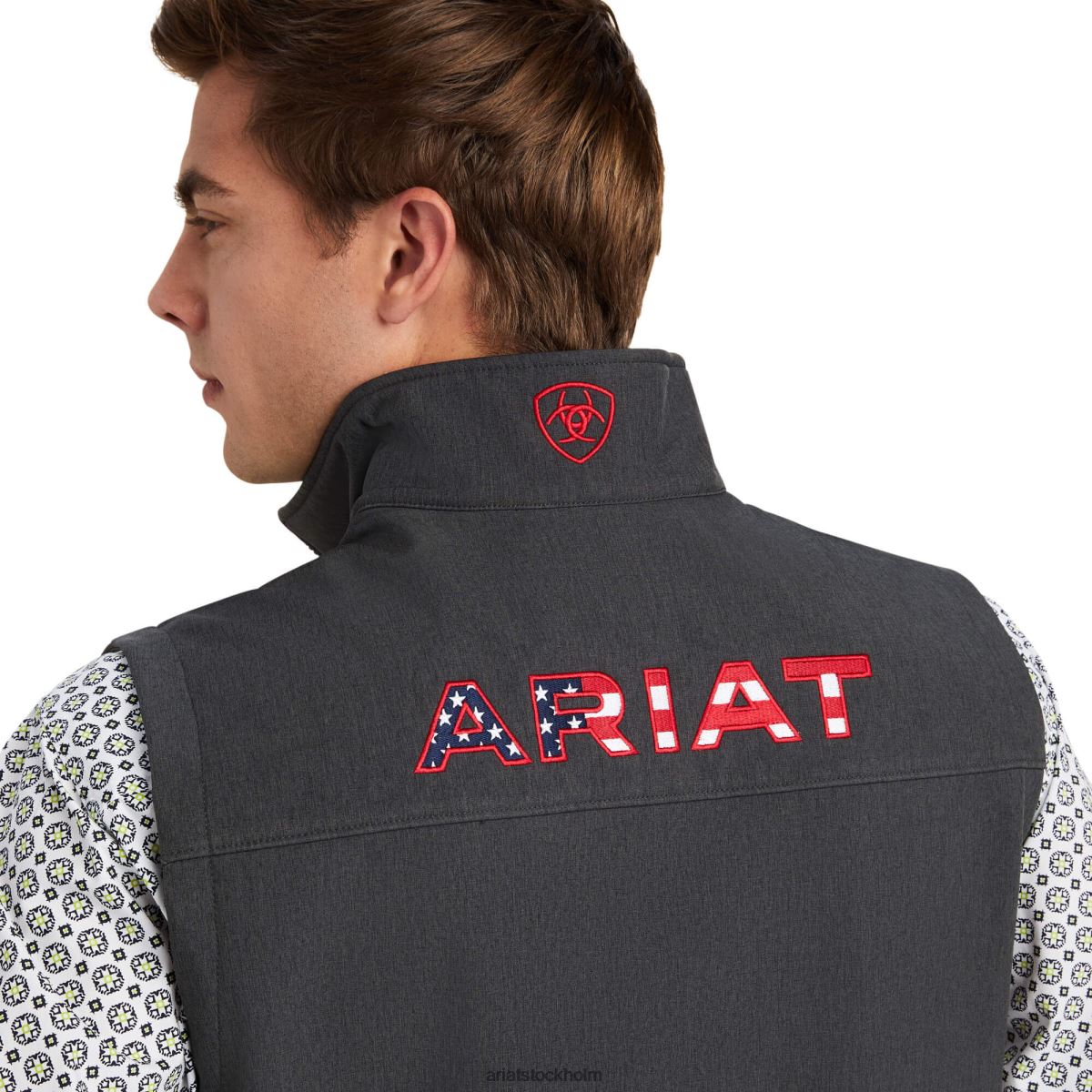 blast Ariat logo 2.0 softshellväst kol/americana män F04841558