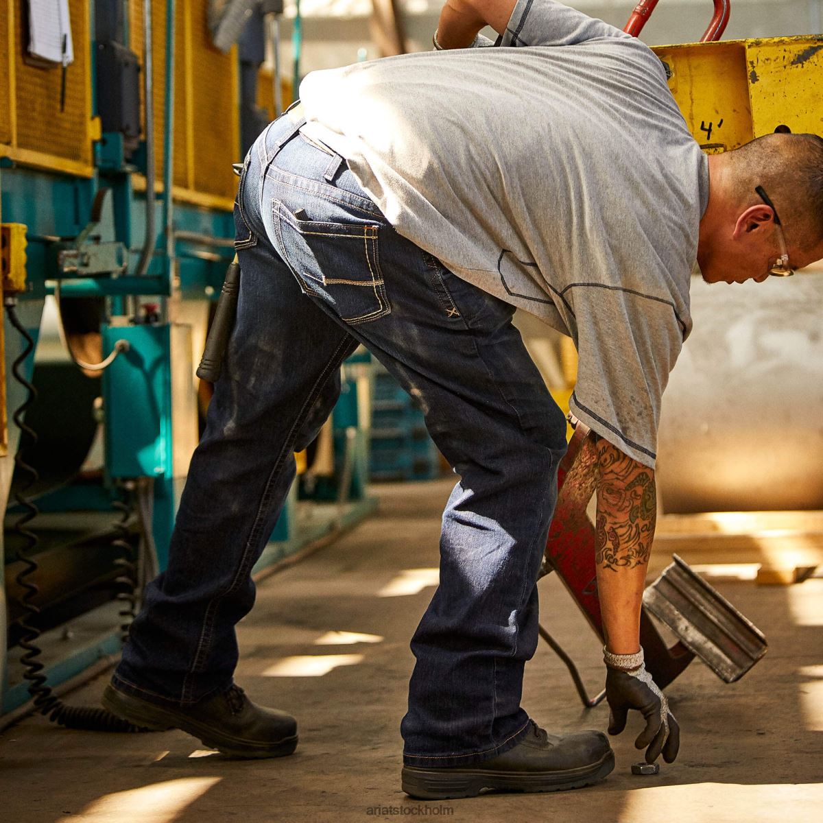 bottnar Ariat armeringsjärn m4 låg resp durastretch kant boot cut jean maritima män F0484517